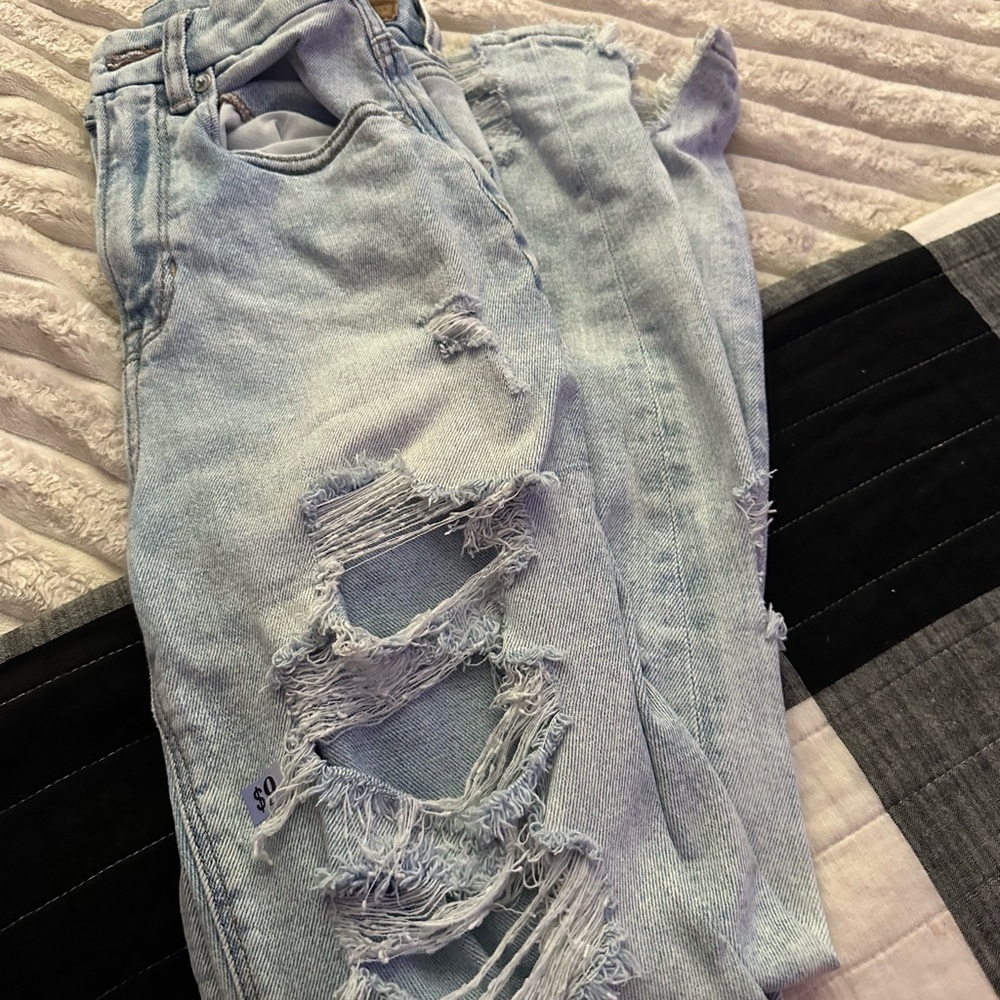 American Eagle Outfitters Light Blue Distressed Boyfriend Jeans